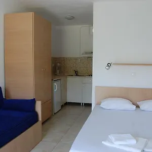 Posidi Studios Apartament